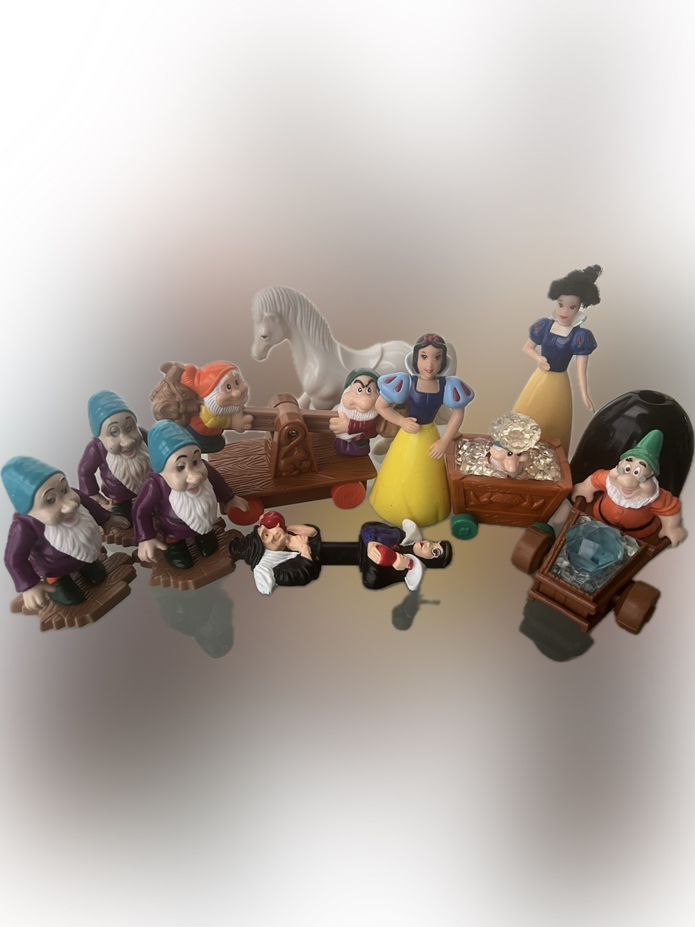 🍎VTG Snow White Lot 1992 1995 Disney
McDonalds Happy Meal Toys Colorful Kids Toy